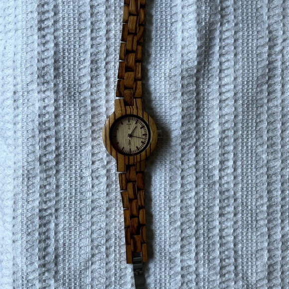 Women’s Tree & Twig Wooden Watch 8” circumference - Picture 2 of 4